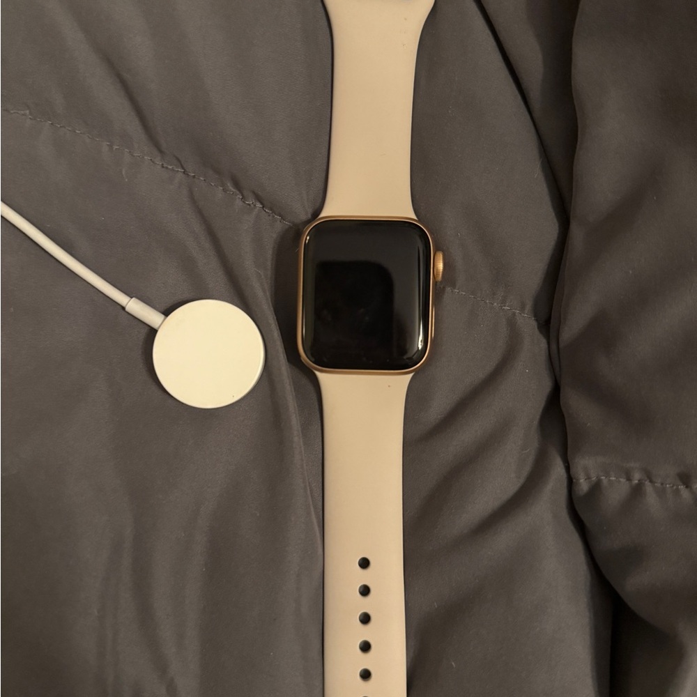 Apple Watch SE Rose Gold